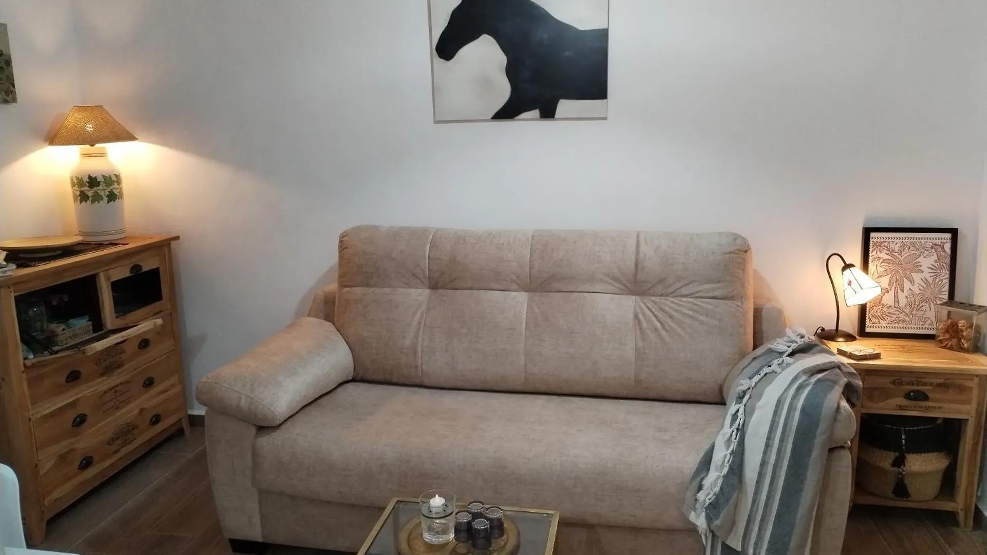 Patio & Sherry Apartamento contacts